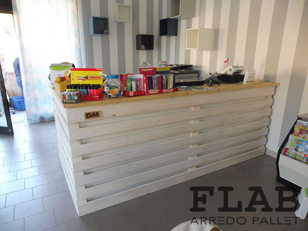 Arredamento In Pallet Per Negozi E Uffici Flab Arredo Pallet